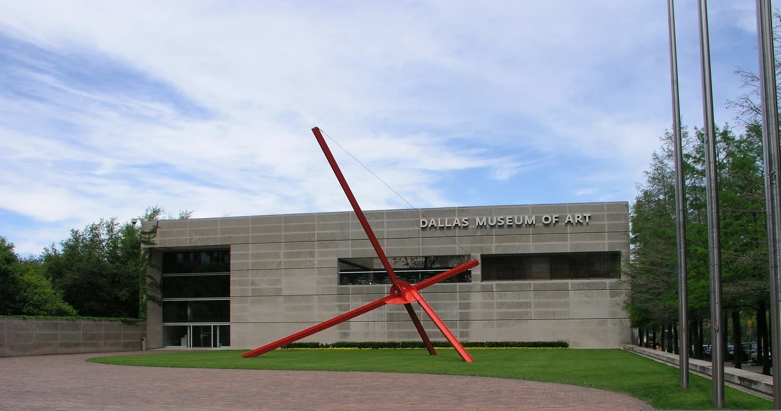 The western facade of the Dallas Museum of Art in Dallas, Texas