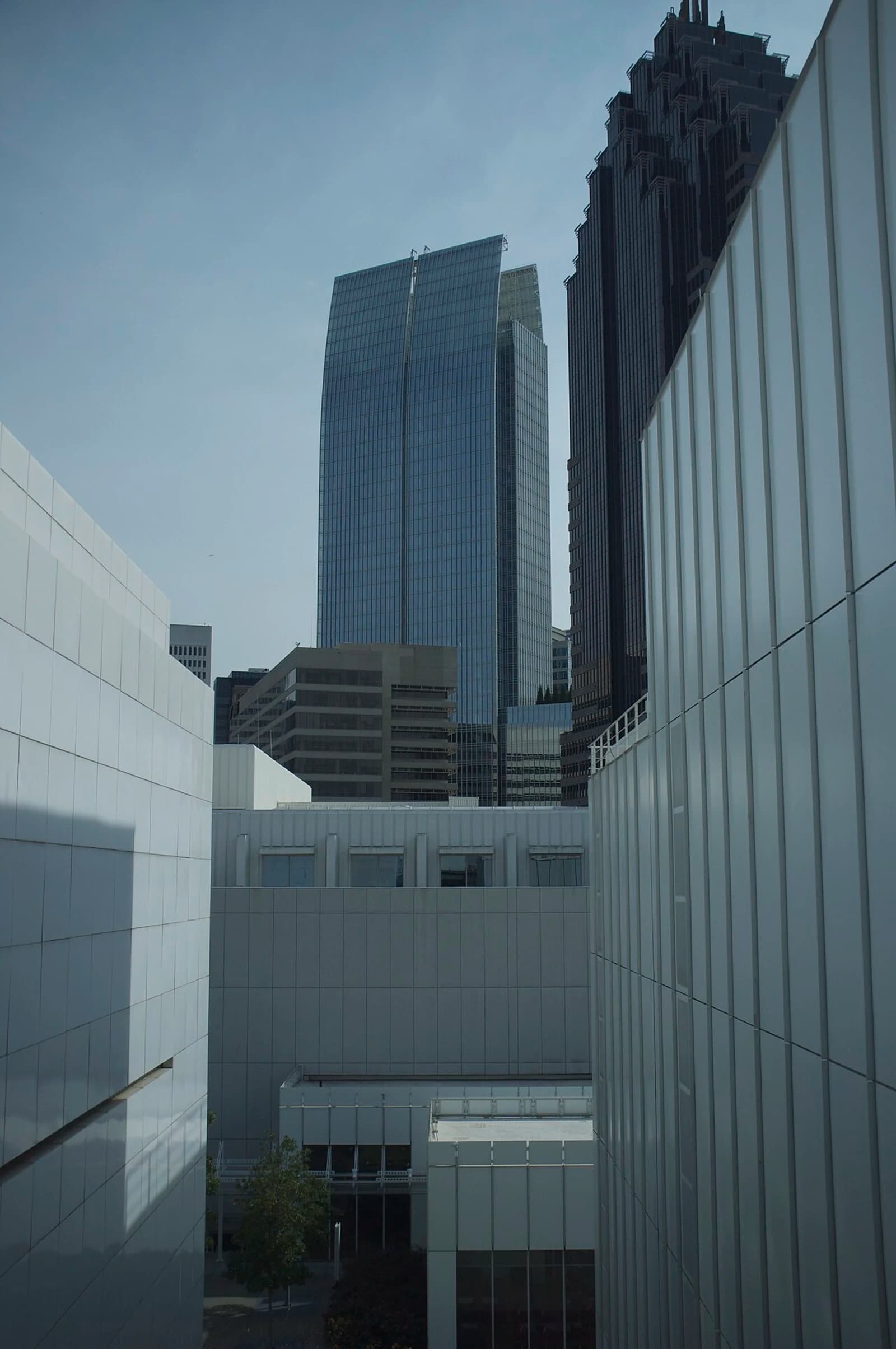 Exterior of the High Museum of Art in Atlanta, showing Richard Meier's white porcelain-panel facade