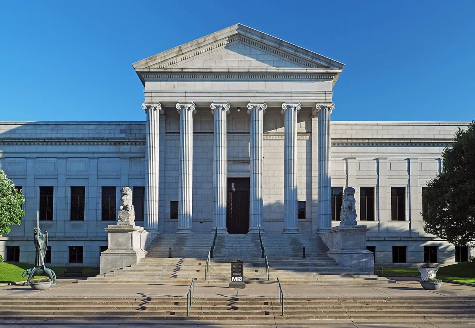 Front facade of the Minneapolis Institute of Art, a neoclassical building viewed from the north, showing its columned entrance and stone exterior