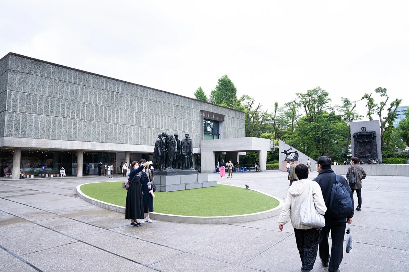 Exterior view of the National Museum of Western Art in Ueno, Tokyo, showing the Le Corbusier-designed main building and forecourt