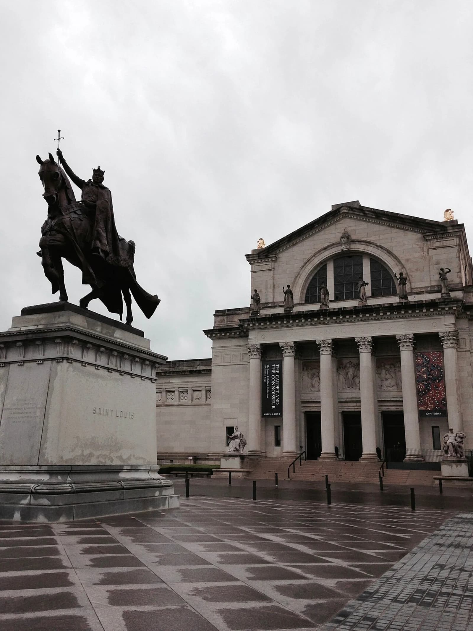 Front facade of the Saint Louis Art Museum in Forest Park, photographed after a storm in 2016